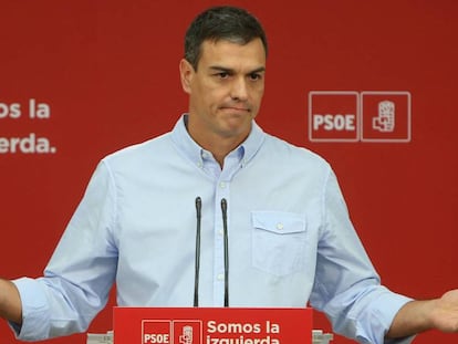 Pedro Sanchez tras la reunión de la ejecutiva del partido. Jaime Villanueva
