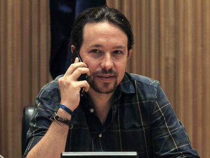 El secretario general de Podemos, Pablo Iglesias, al inicio hoy de la primera reunión del grupo parlamentario confederal de Unidos Podemos. Víctor Lerena EFE