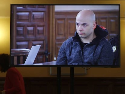 Imagen de televisión de Sergio Morate, durante el juicio en Cuenca por el asesinato de Laura del Hoyo y Marina Okarynska.