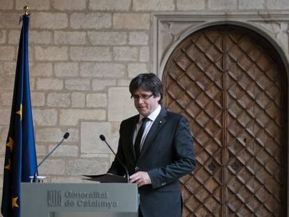 El presidente catalán, Carles Puigdemont, durante la comparecencia en el Palau de la Generalitat.