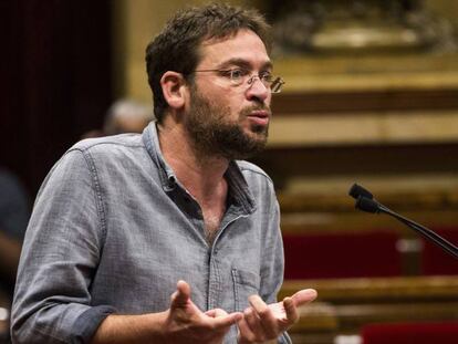 FOTO: Albano Dante, líder de Podem, en el Parlament de Cataluña. / VÍDEO: Declaraciones de Dante Fachín en 'Catalunya Ràdio', este sábado.