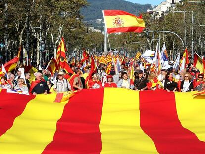 Los primeros manifestantes hoy en Barcelona.