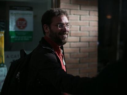 Albano Dante Fachin, exsecretario general de Podem Catalunya a durante la presentación de su dimisión.