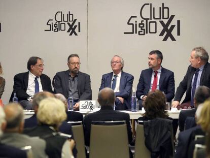 Meritxell Batet, Francesc de Carreras, Juan Carlos Giratua, Josep Piqué, Santi Vila y Xavier Vidal Folch.