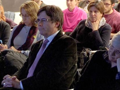 Imagen de televisión de Carles Puigdemont en la presentación de un libro sobre Cataluña en la Guerra Civil, en Bruselas.