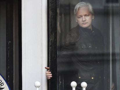 Julian Assange, en la embajada de Ecuador en Londres.