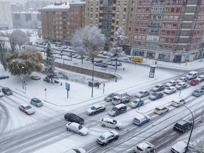 Temporal de nieve en la capital burgalesa. Santi Otero EFE