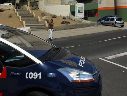 Imagen de archivo de un coche de policía.