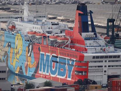 Moby, uno de los cruceros donde se aloja la Policia Nacional.