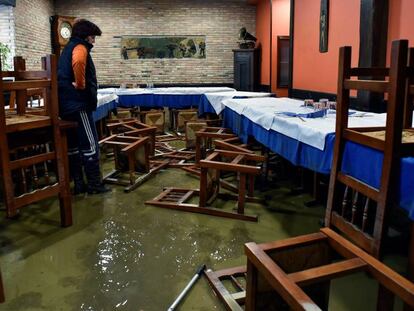 Interior de un local en Muxika tras las inundaciones.
