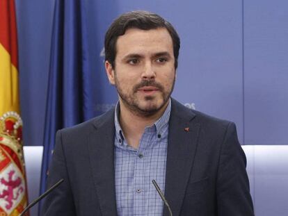 El portavoz parlamentario de Izquierda Unida, Alberto Garzón,durante la rueda de prensa.