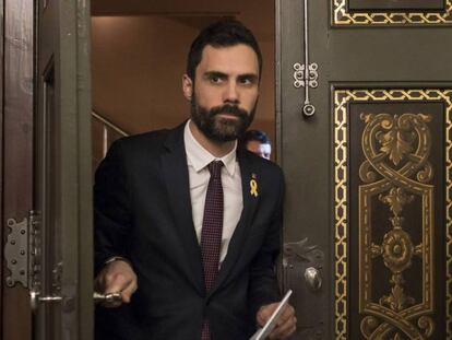 Roger Torrent, este martes en el Parlament. En vídeo, declaraciones de Soraya Sáenz de Santamaría.