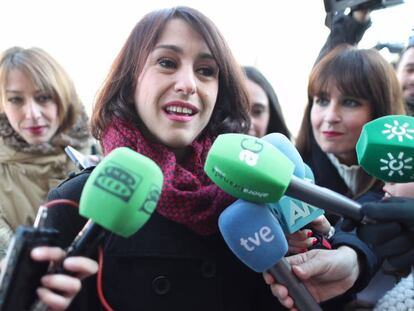 Juana Rivas antes del juicio en la Audiencia de Granada.