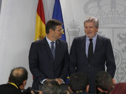 Rafael Catalá e Íñigo Méndez de Vigo, en la rueda de prensa posterior al Consejo de Ministros.