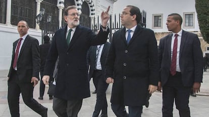 Mariano Rajoy este lunes con el primer ministro tunecino, Youssef Chahed.