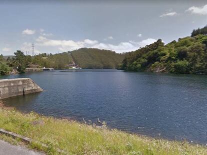 Una vista del embalse de Arbón (Asturias), donde ha sido hallado el cadáver de una mujer este martes.