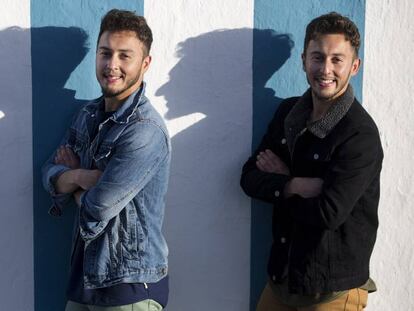 Los hermanos Lucas y Mateo Ocón Zayas, en Málaga. En vídeo, 'La transexualidad no se elige', de Lucas y Mateo Ocón.