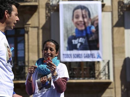 Patricia Ramírez y Ángel Cruz concentración en las calles de Almería por el niño desaparecido Gabriel Cruz. En vídeo, declaraciones de Ramírez el pasado 12 de marzo.