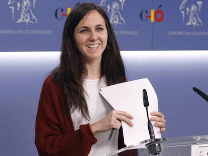La diputada de Podemos Ione Belarra comparece tras la proposición de ley. En vídeo, el momento del registro.