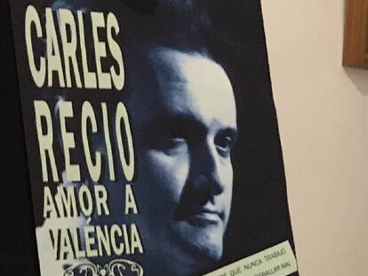 Carles Recio en un cartel de su frustrada exposición artística.