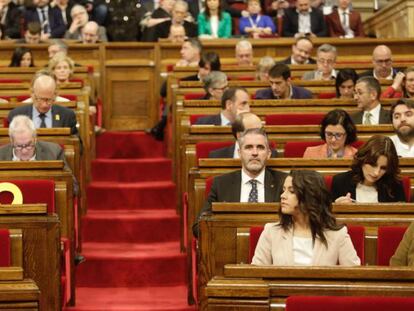 Diputados del Parlament durante el pleno de este miércoles.