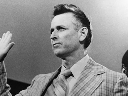 James Earl Ray, el asesino convicto de King, toma declaración ante un comité en Washington, en una imagen de archivo.