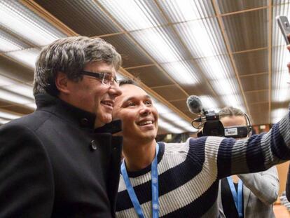 Foto: Carles Puigdemont durante una visita a Suiza. | Vídeo: La salida de prisión del expresident puede hacerse efectiva en las próximas horas.