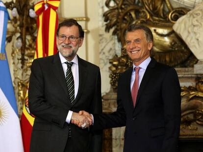 Mauricio Macri y Mariano Rajoy en la Casa Rosada. En vídeo, declaraciones de Rajoy.