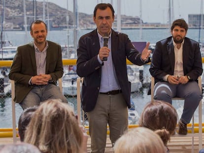 Fernando Martínez-Maíllo interviene ante Fernando López Miras; Noelia Arroyo y Joaquín Segado.