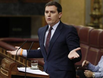 El líder de Ciudadanos Albert Rivera, en el Congreso. En vídeo, José Manuel Villegas, secretario general de Ciudadanos, habla de la relación del partido con los sindicatos.