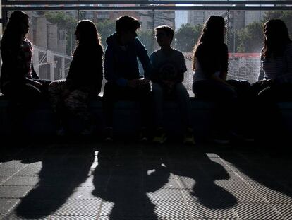 Alumnos del IES Front Maritim del Poble Nou de Barcelona, en un programa contra el 'bullying'.