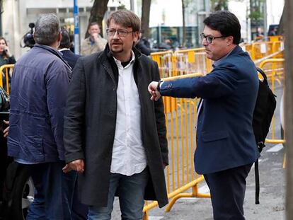 Josep Nuet, exmiembro de la Mesa del Parlament, junto al líder de Catalunya en Comú-Podem en el Parlament, Xavier Domènech.