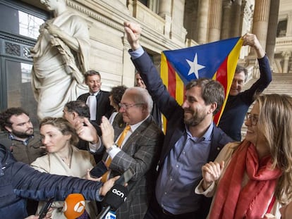 FOTO: Antoni Comín a la salida del Palacio de Justicia de Bruselas, este miércoles. / VÍDEO: Declaraciones de Comín, este miércoles.