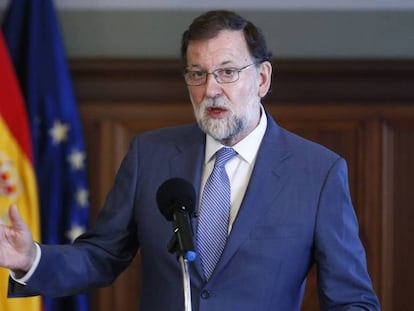 Rajoy, tras la firma del acuerdo con Nueva Canarias para los Presupuestos de 2018.
