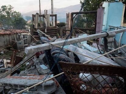 Una casa derrumbada por la explosión pirotécnica en A Torre (Paramos, Tui).