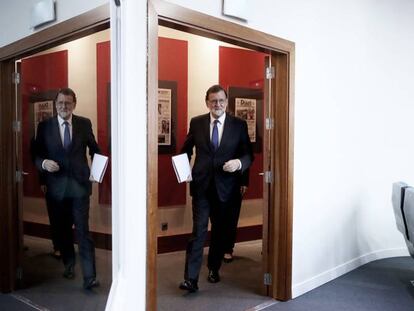 Mariano Rajoy, antes de la rueda de prensa posterior al Consejo de Ministros. En vídeo, Rajoy critica la moción de censura. ULY MARTÍN / VÍDEO: Atlas