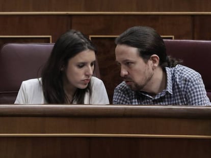 Resultado de la consulta de Podemos. Irene Montero y Pablo Iglesias en el Congreso de los Diputados. En vídeo, las reacciones de ambos al resultado de la consulta.