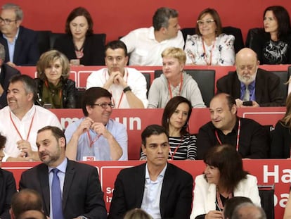 Carmen Calvo, José Luis Ábalos, Pedro Sánchez, Cristina Narbona y Adriana Lastra en el comité federal del PSOE.