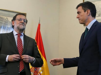 Rajoy y Sánchez, el 12 de febrero de 2016, cuando el líder socialista negociaba su investidura como presidente. En vídeo, declaraciones de Pedro Sánchez.