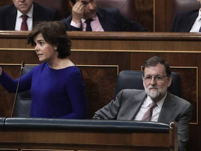 Mariano Rajoy y Soraya Sáenz de Santamaría, este miércoles en el Congreso.
