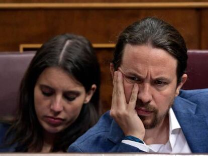 Pablo Iglesias e Irene Montero en el Congreso este jueves.