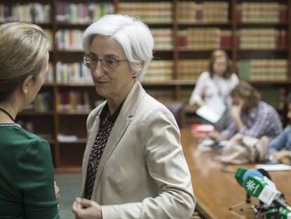 María José Segarra, durante la huelga de jueces y fiscale del pasado 22 de mayo en la Audiencia Provincial. En vídeo: Declaraciones de María José Segarra