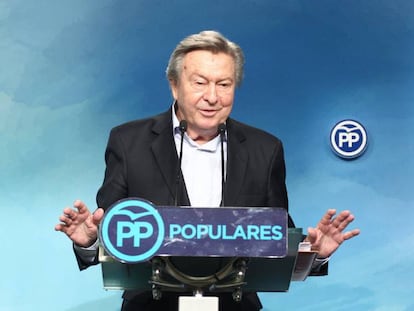 Luis de Grandes, presidente de la comisión organizadora del PP. En vídeo: Los seis precandidatos buscan los votos de los militantes del PP en su primer fin de semana de campaña.