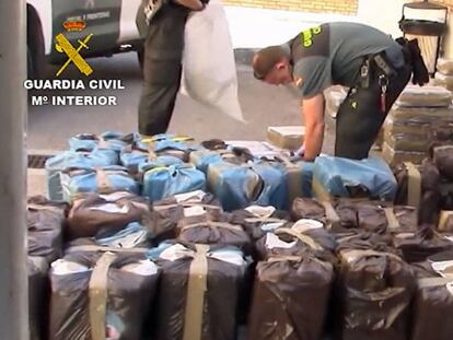 Intervenidas dos toneladas de hachís en una furgoneta interceptada en Estepona