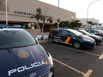 Comisaría de Maspalomas donde permanecen detenidos cuatro de los cinco sospechosos.