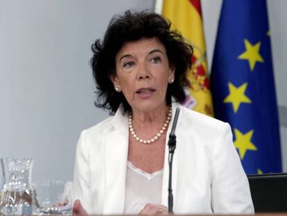 La portavoz del Gobierno, Isabel Celaá, durante la rueda de prensa posterior al Consejo de Ministros.