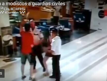 Imágenes de la agresión a varias personas en un centro comercial de Majadahonda.