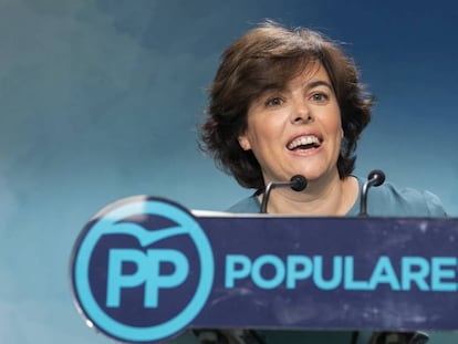 Soraya Saenz de Santamaria, candidata a las primarias del PP en sala de prensa de la sede del partido en la calle Genova, en Madrid.