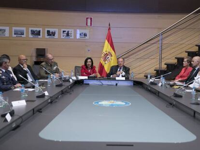 Sanz Roldán y Margarita Robles en la sede del CNI.