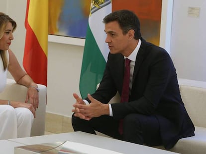 Pedro Sánchez y Susana Díaz, reunidos este lunes en el Palacio de la Moncloa. En vídeo, declaraciones de la presidenta andaluza.